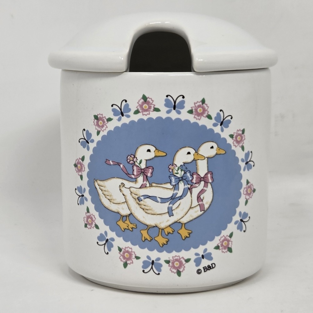 VINTAGE Treasure Craft Ribbon Geese Ceramic Round Sugar Bowl w/ Lid  4"